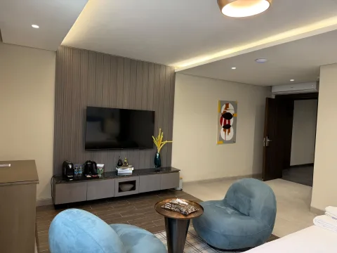 Studio 303 de The Stay : le coin salon face au téléviseur